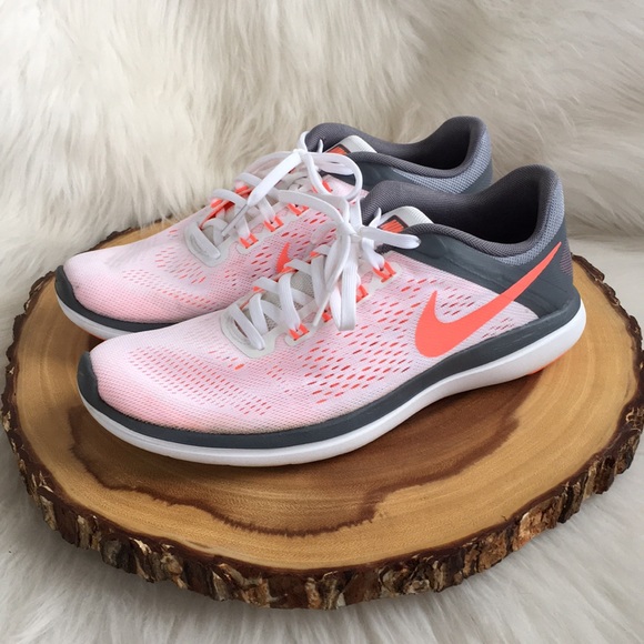 Nike Shoes - Nike fitsole flex run sneakers